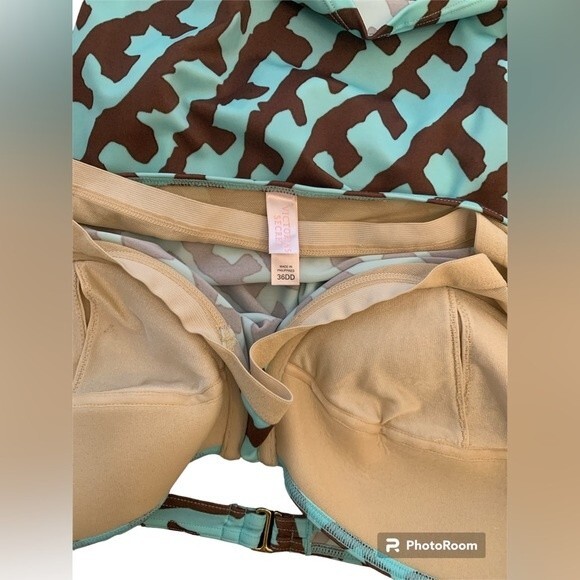 Victoria’s secret swim halter top 38DD - Picture 2 of 3